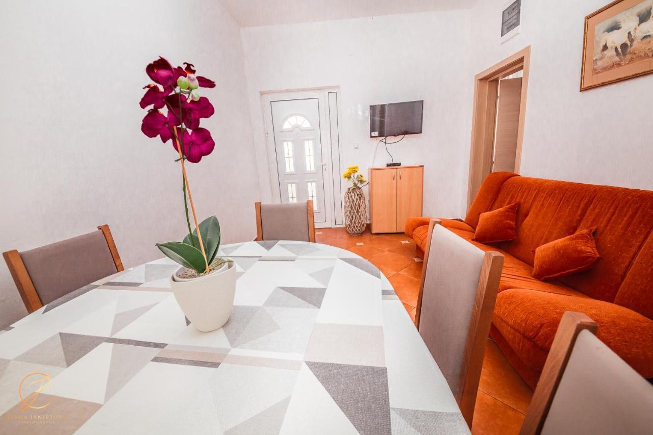 Apartments Batricevic Херцег-Нови Экстерьер фото