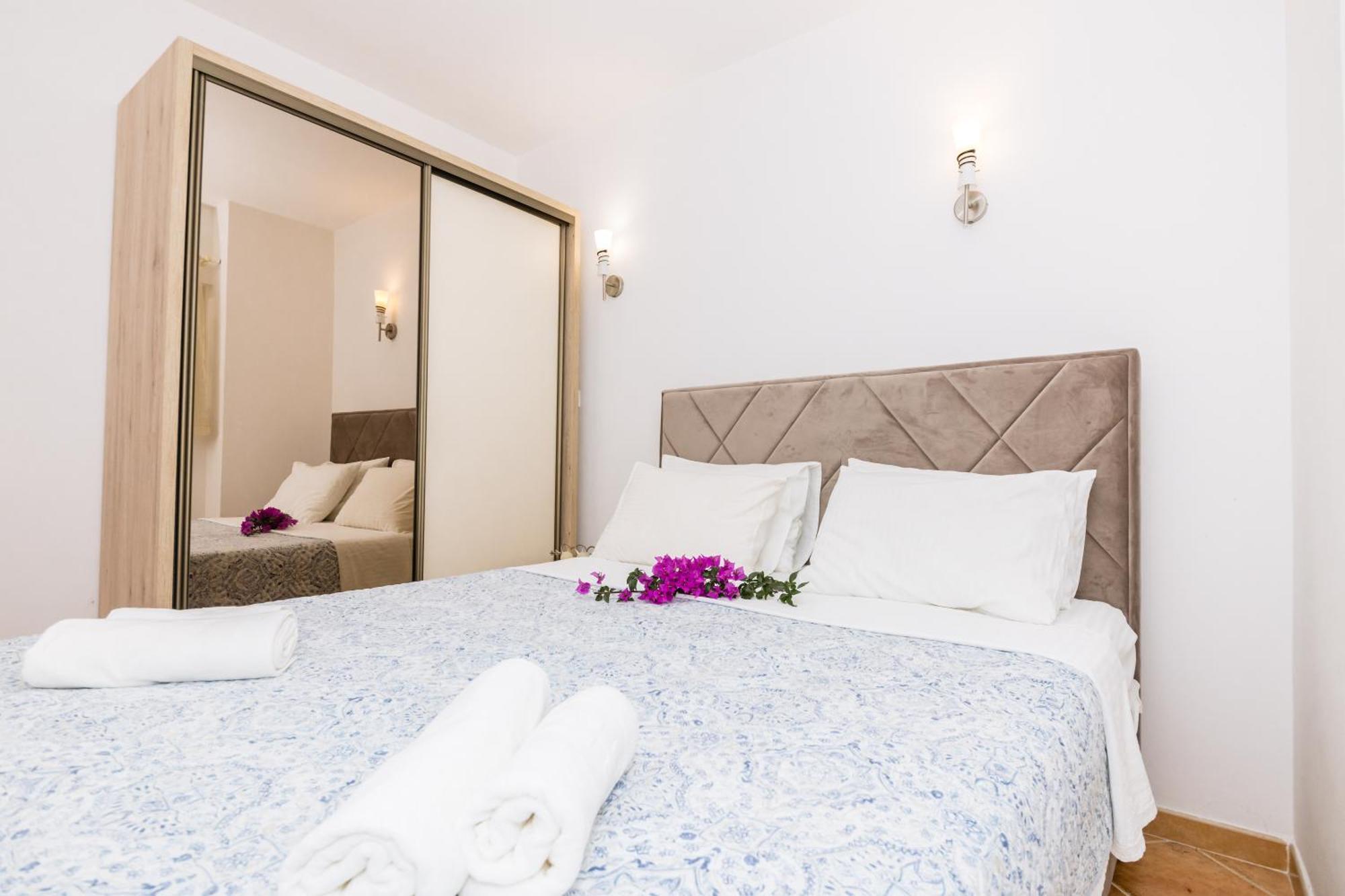 Apartments Batricevic Херцег-Нови Экстерьер фото